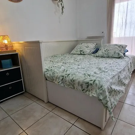 Paisible Belle Vue Et Proche De La דירה